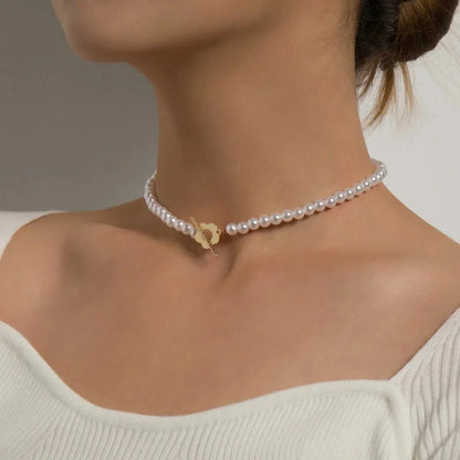 Delicate Floral Pendant Chain Necklace