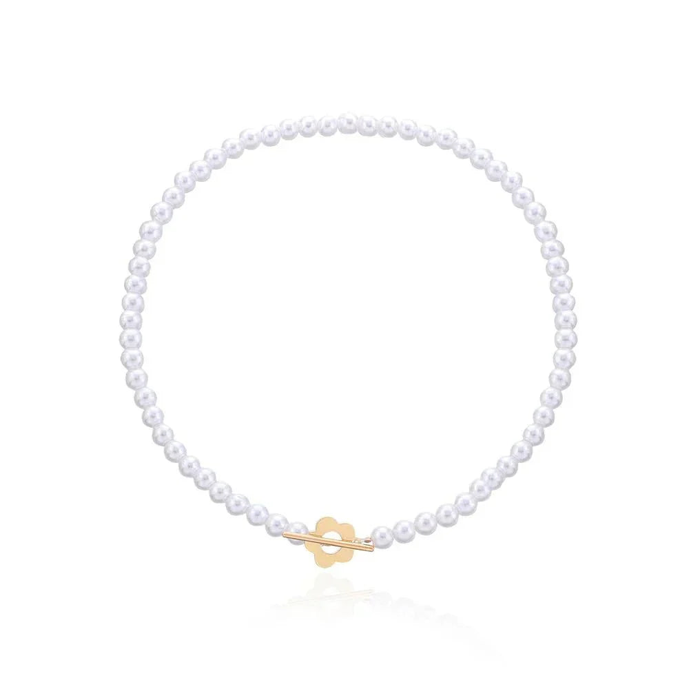 Delicate Floral Pendant Chain Necklace