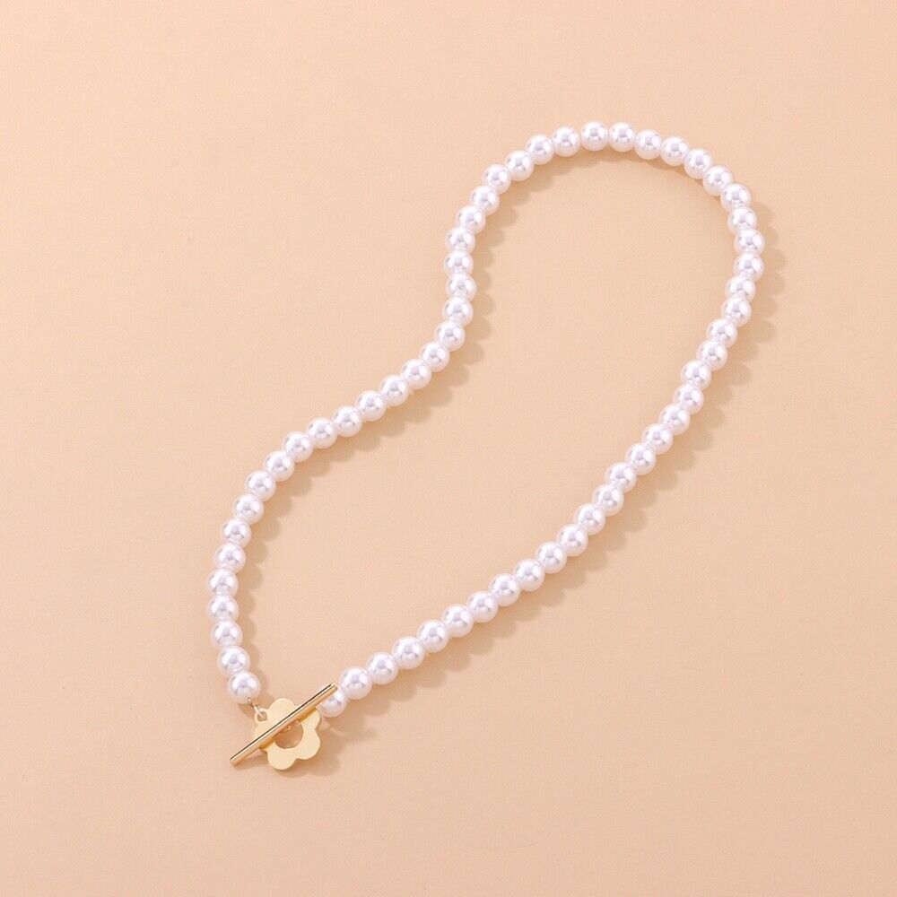 Delicate Floral Pendant Chain Necklace