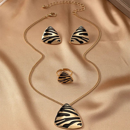 Fashionable Wild Print Necklace Set