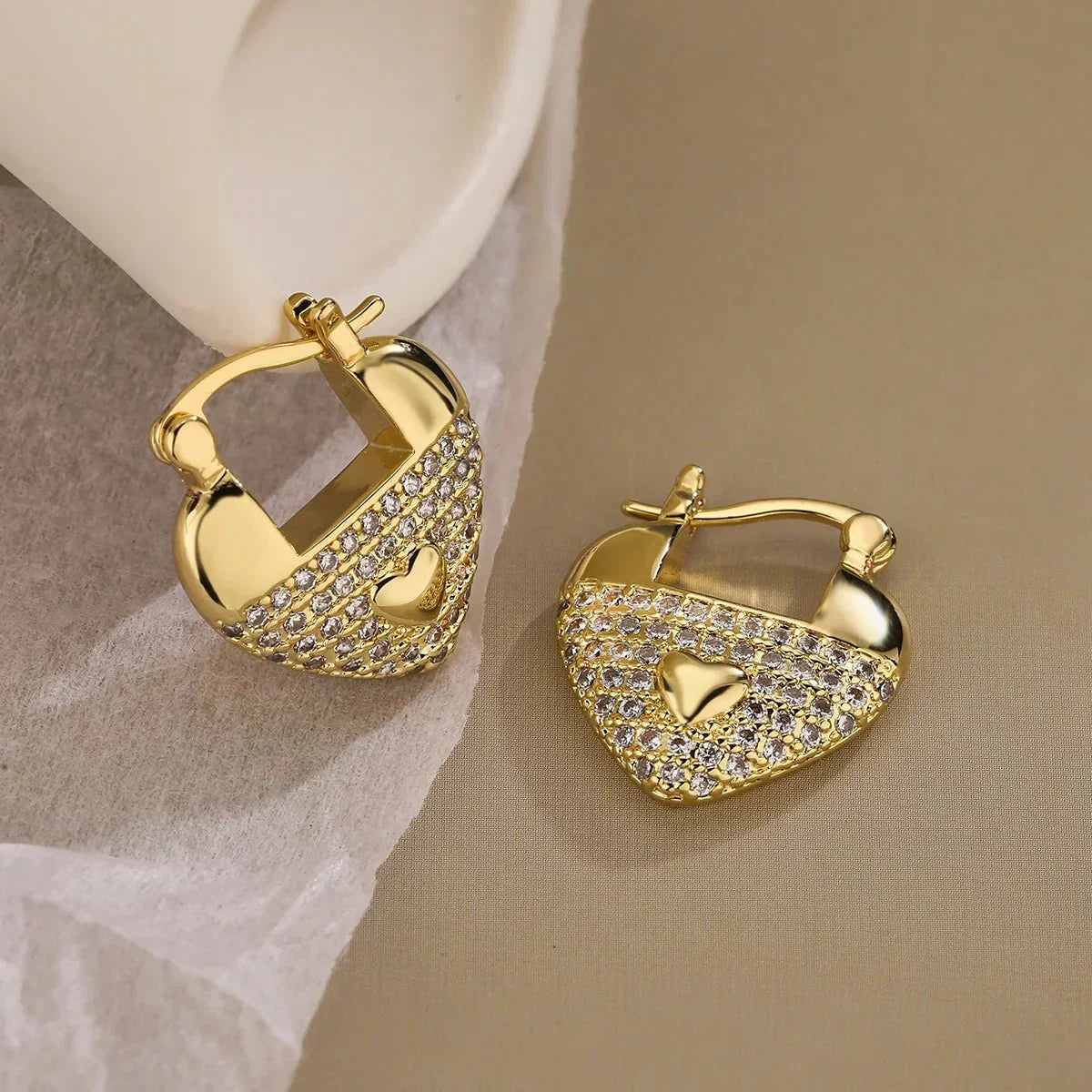 Sparkling Crystal Teardrop Earrings - Luxicro