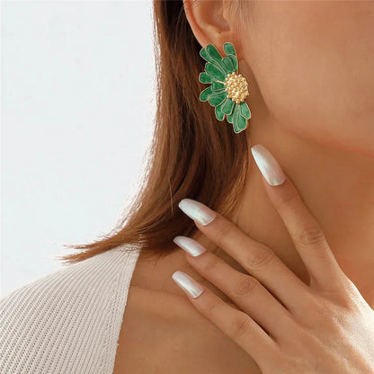Trendy Floral Dangle Earrings