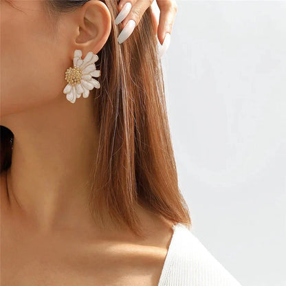 Trendy Floral Dangle Earrings