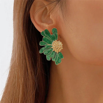 Trendy Floral Dangle Earrings