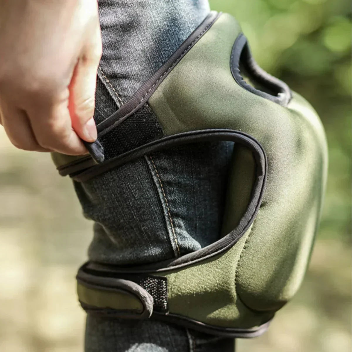 Comfortable Gardening Knee Pads Extra Thick Cushioning - Luxicro