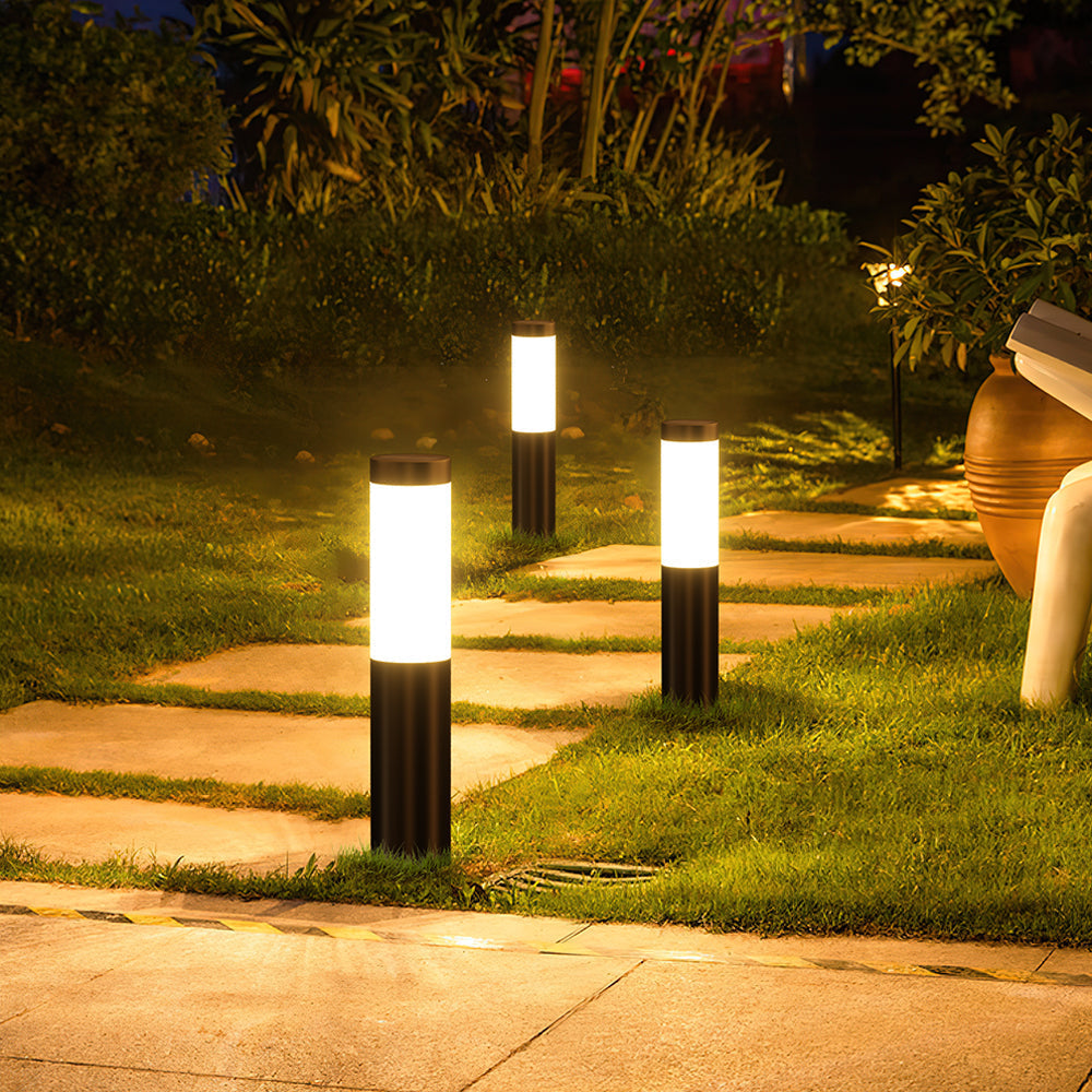 Outdoor Solar Powered Walkway Lamp - Luxicro