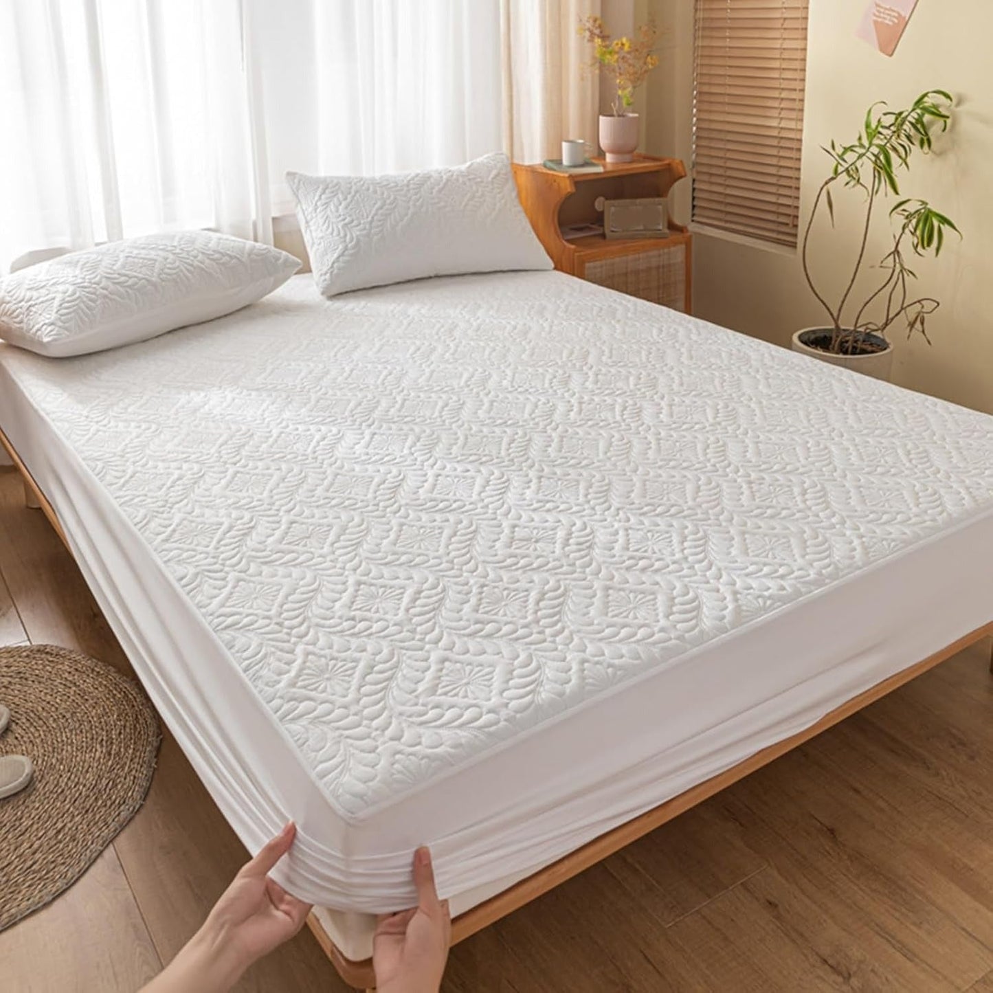 Breathable Fitted Mattress Protector - Waterproof Bed Cover