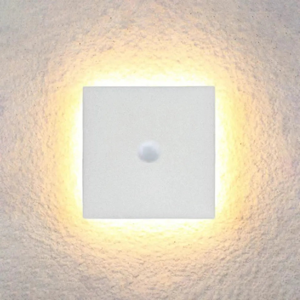 Modern Waterproof LED Outdoor Wall Lamp