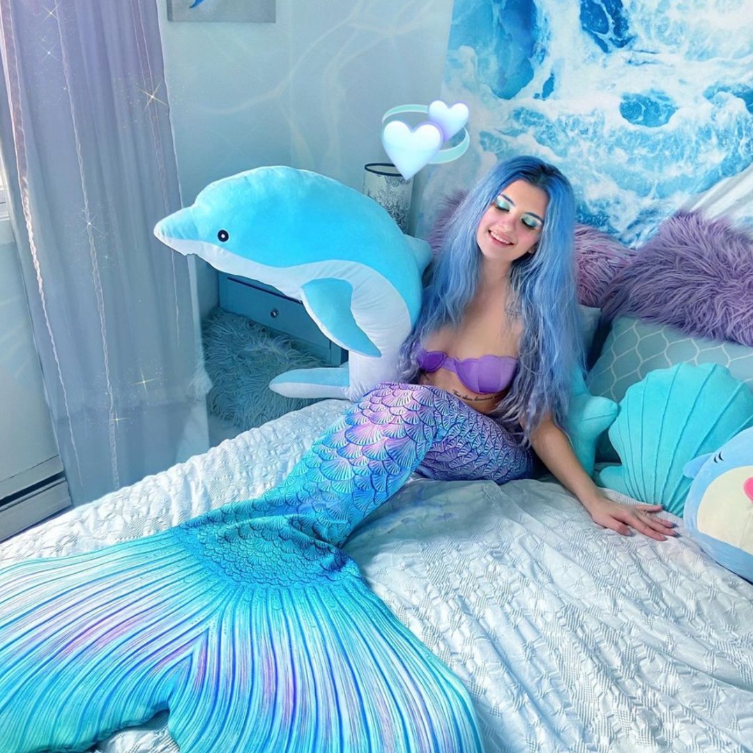 Vibrant Sea Dolphin Decor Statue