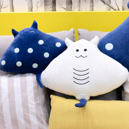 Vibrant Soaring Manta Toy Figurine