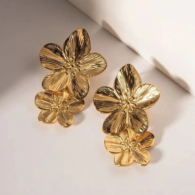 Pretty Flower Dangle Earrings