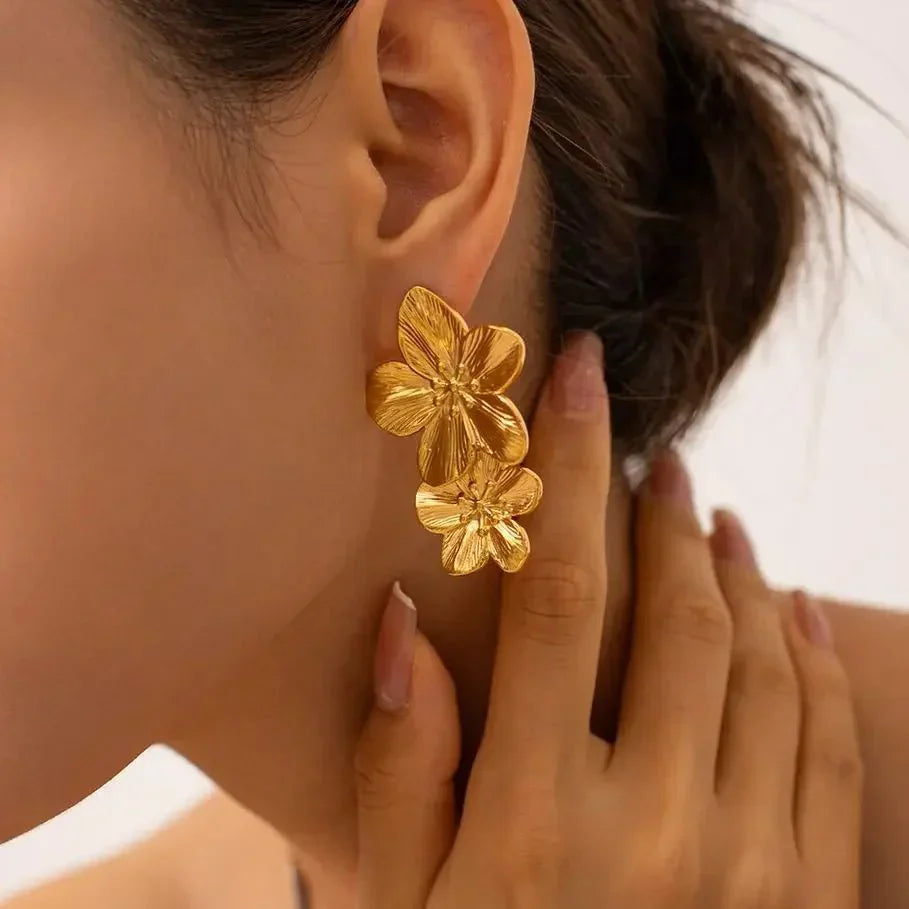 Pretty Flower Dangle Earrings