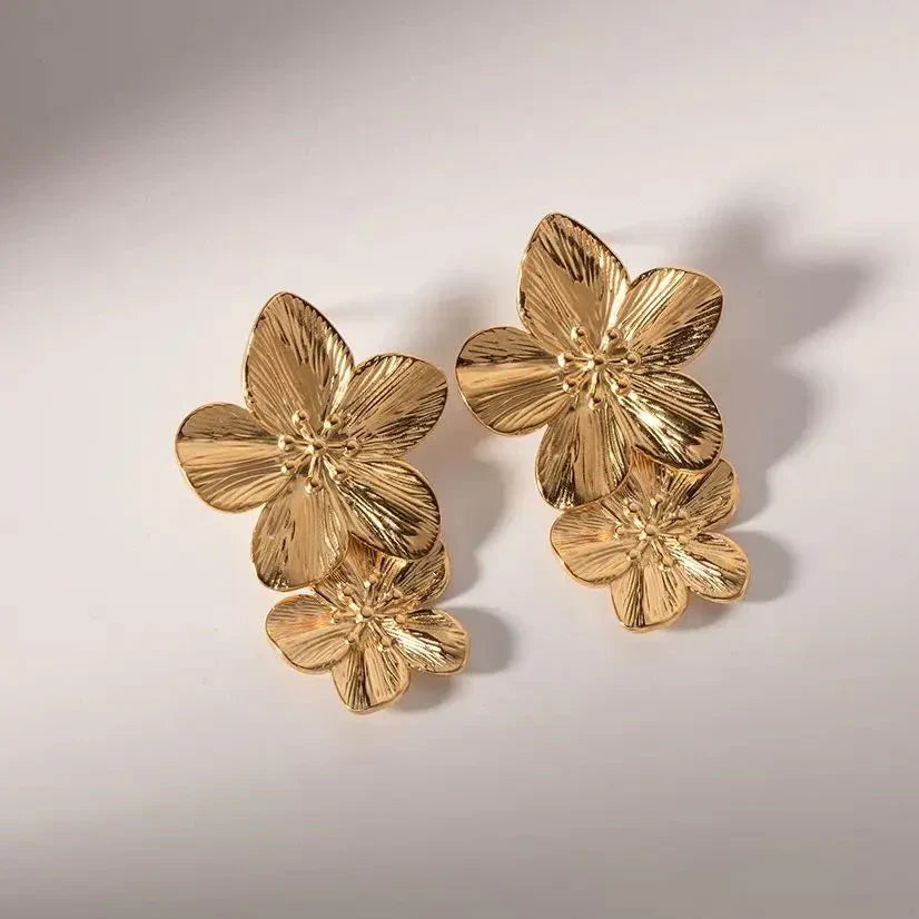 Pretty Flower Dangle Earrings
