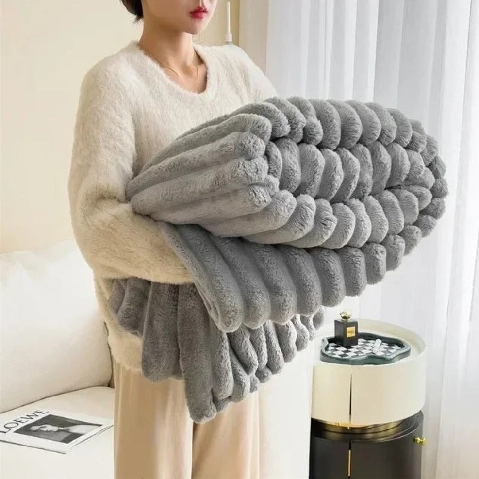 Cozy Plush Throw Blanket – Soft Warm Blanket for Home