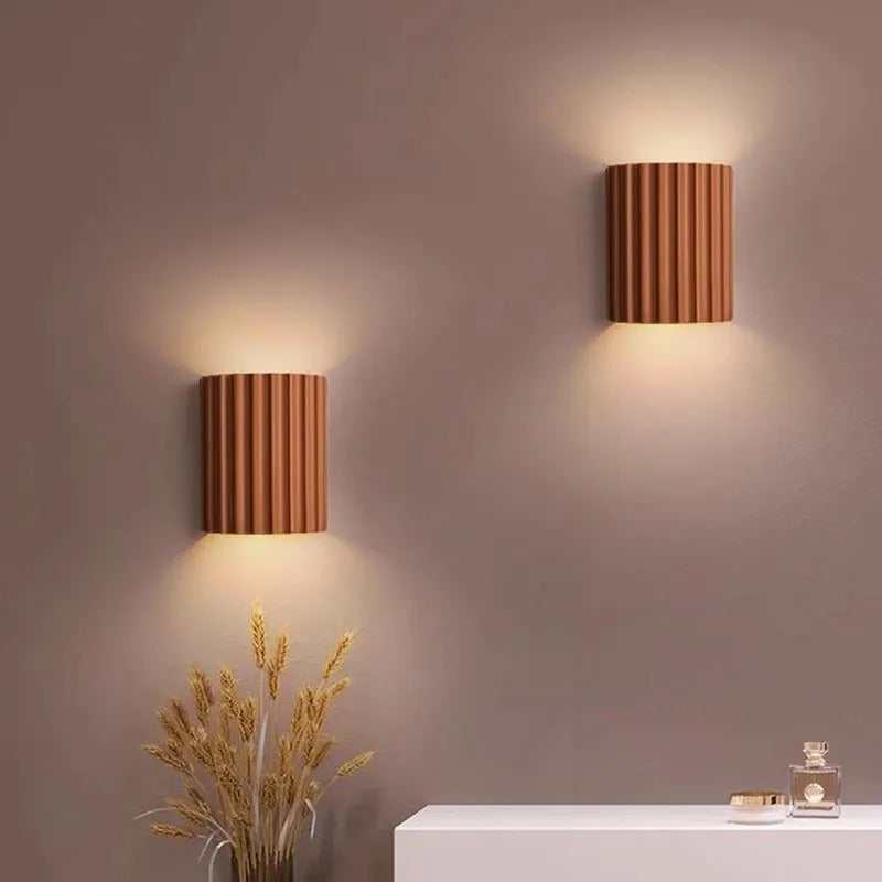 Contemporary Dimmable LED Wall Lamp - Luxicro