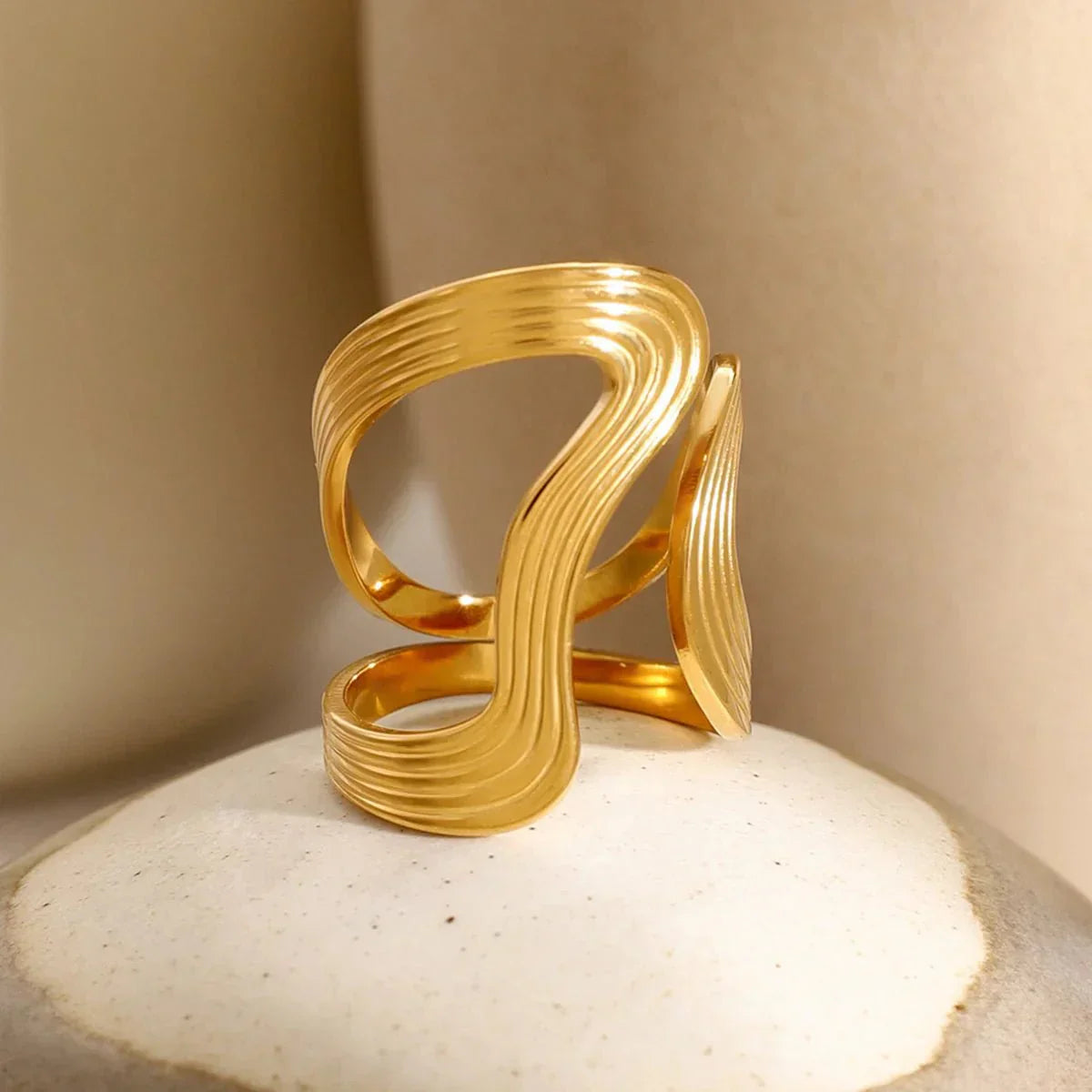 Stylish Swirl Design Silver Ring
