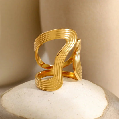 Stylish Swirl Design Silver Ring