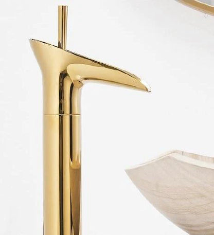 Stylish Bronze One Handle Bath Sink Faucet