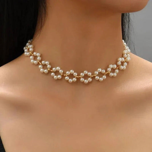 Dainty Floral Pendant Choker Necklace - Luxicro