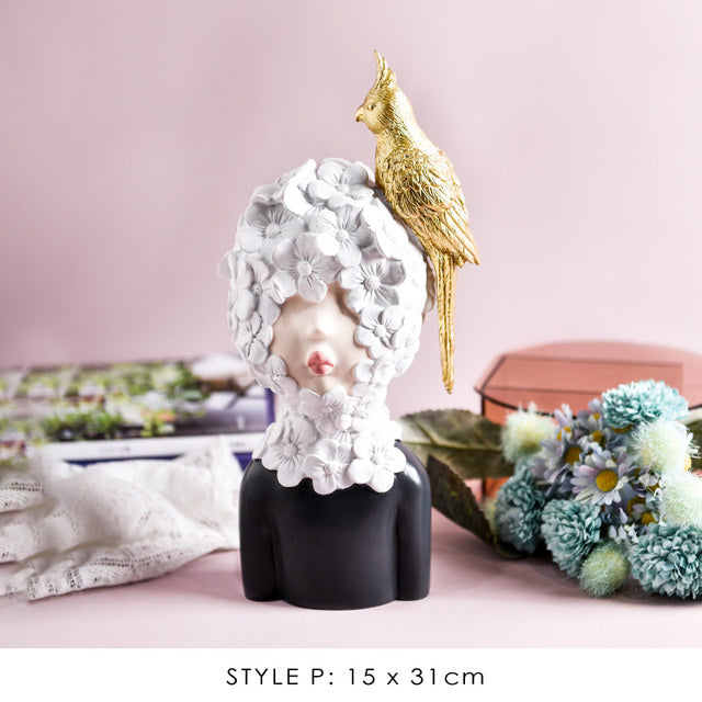 Beautiful Lady Statue Home Decor