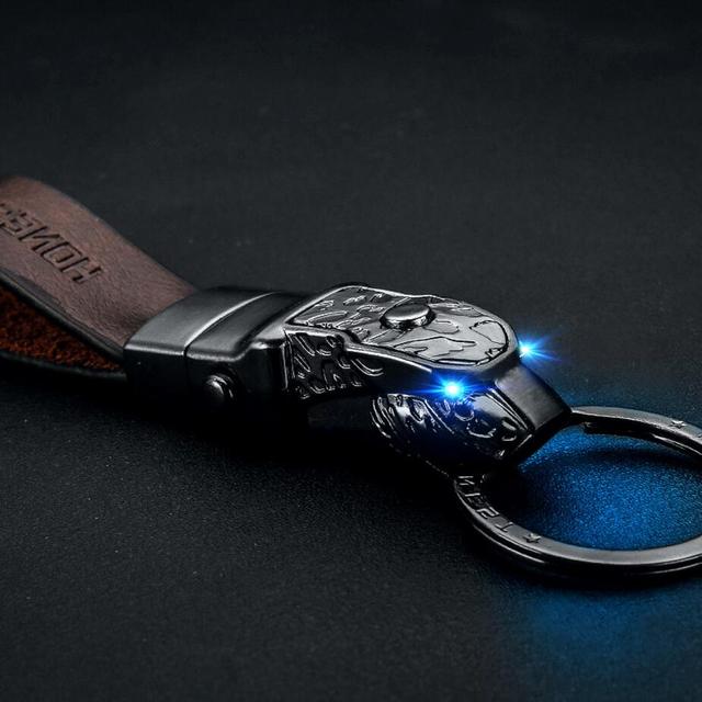 Stylish Leather Animal Keychain Flashlight - Luxicro