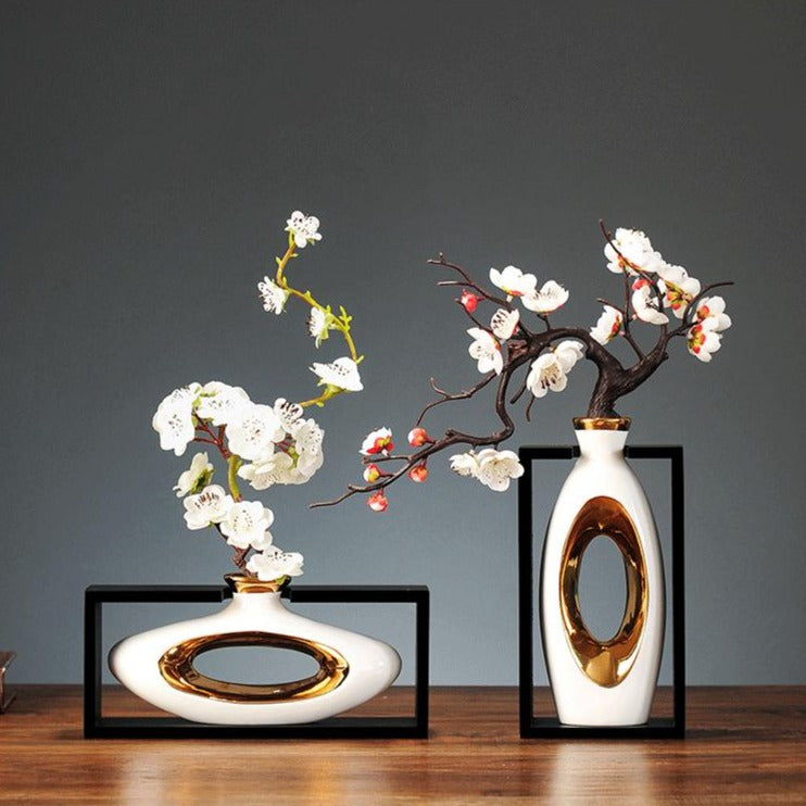 Beautiful Clear Ornamental Flower Vase - Luxicro