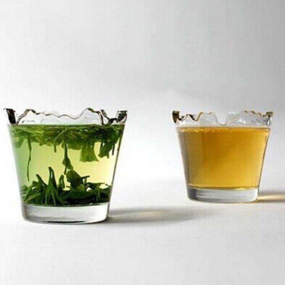 Beautiful Pair of Clear Glass Vases - Luxicro