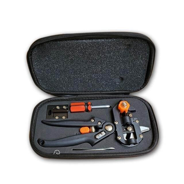 Versatile 3-in-1 Gardening Pruning Tool