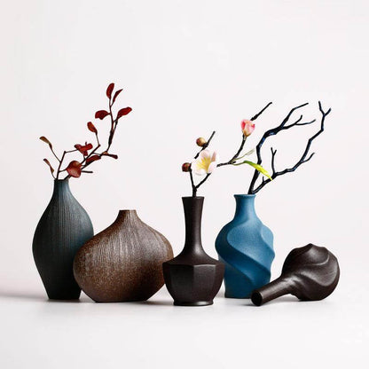 Traditional Chinese Ceramic Vases - Luxicro
