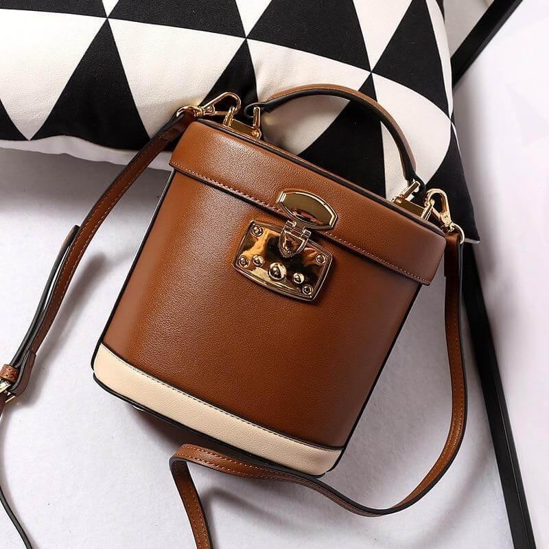 Chic Ladies Small Leather Shoulder Bag - Luxicro