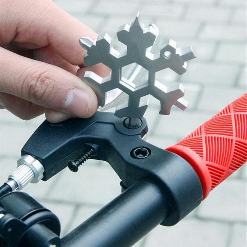 Compact 15-in-1 Winter Multi-Tool Kit