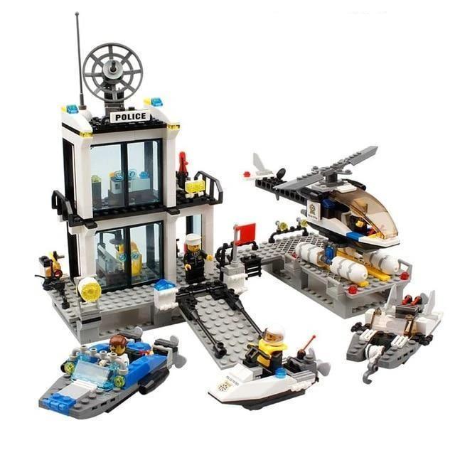 Customizable Beach Police Station Set - Luxicro