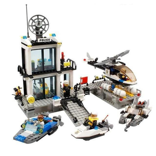 Customizable Beach Police Station Set - Luxicro
