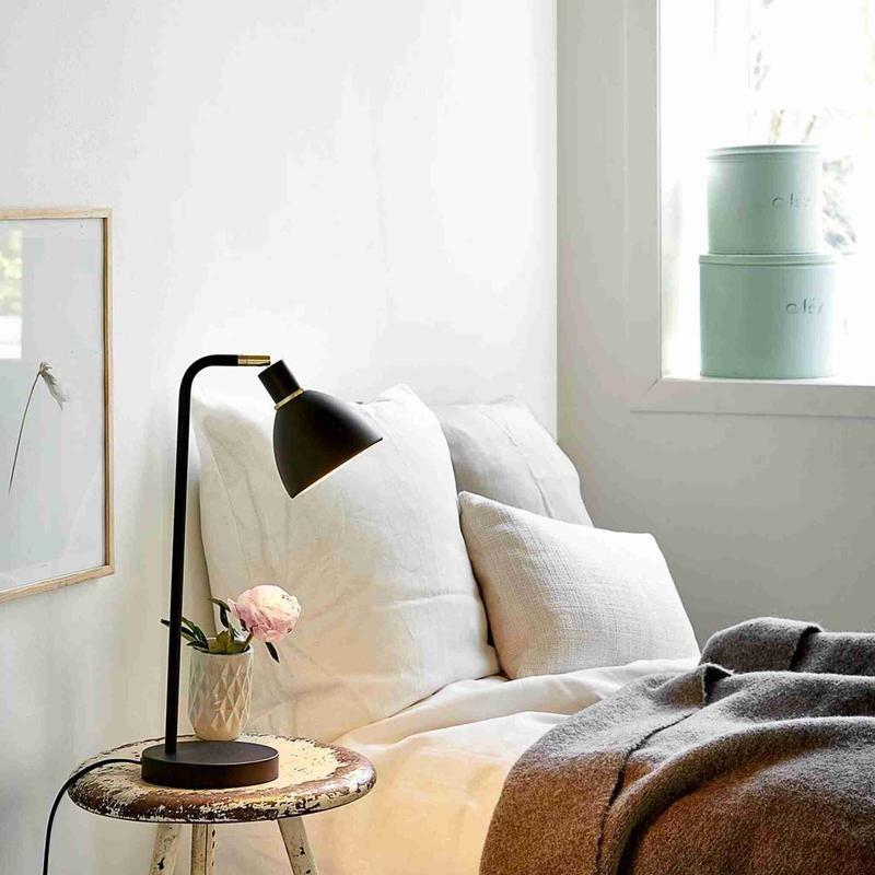 Elegant Office Desk Lamp - Black - Luxicro