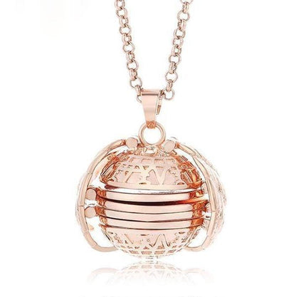 Dainty Collapsible Butterfly Pendant Necklace