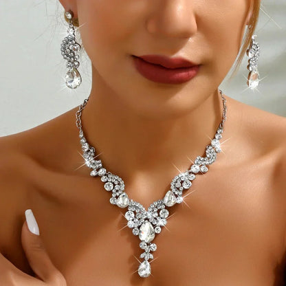 Elegant Diamond Circle Pendant Set - Luxicro