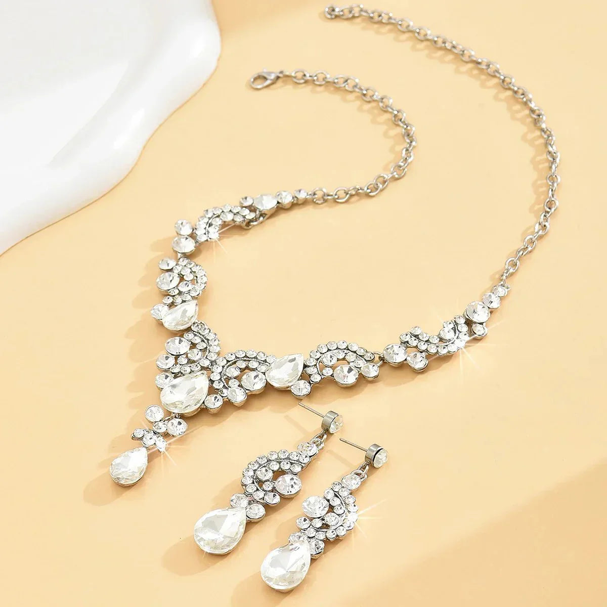 Elegant Diamond Circle Pendant Set