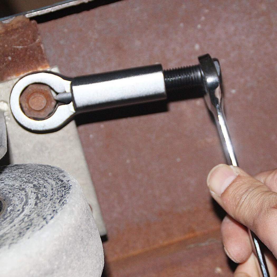 Tough High Strength Bolt Cutter Tool - Luxicro
