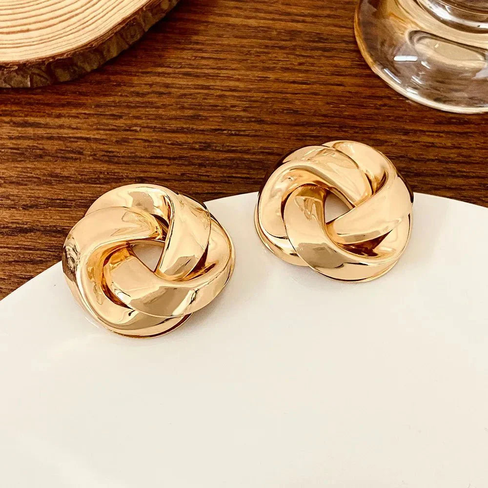 Trendy Swirl Hanging Earrings