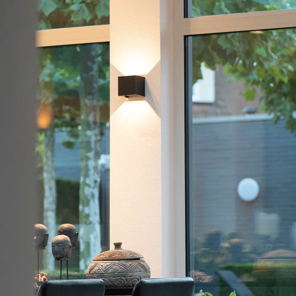 Contemporary LED Square Wall Lamp